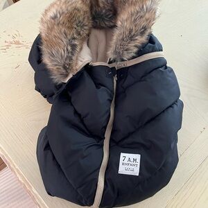 7am Enfant Car Seat Cover Cream and Black with Faux Fur Trim